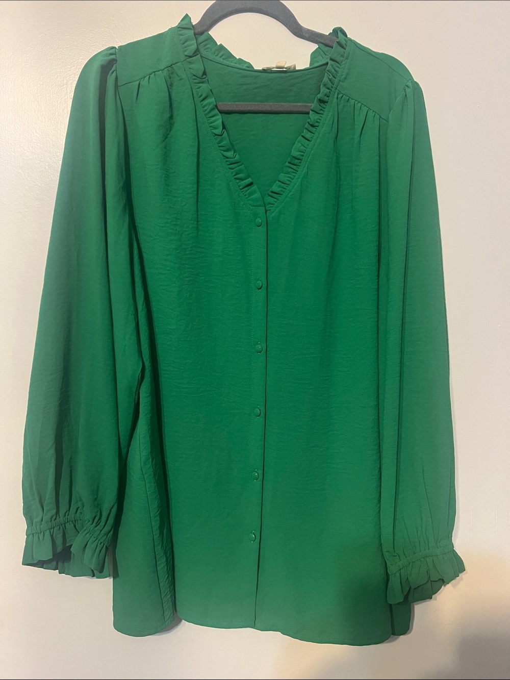 Jodifl Green Ruffle V-Neck Button-Front Women's Blouse size 3X